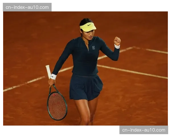 从网球到高尔夫：艾玛·拉杜卡努参加职业-业余配对赛，坦言享受跨界挑战