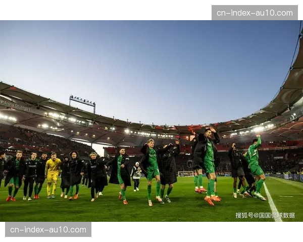 业余联赛调研显示，模仿德甲俱乐部的定位球战术在基层球队中成为趋势